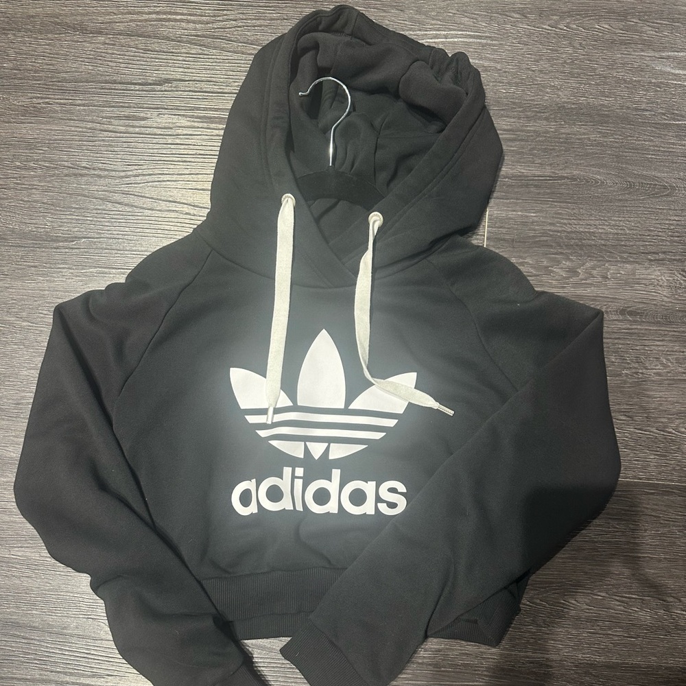 Cropped adidas hoodie sweatshirt xs new